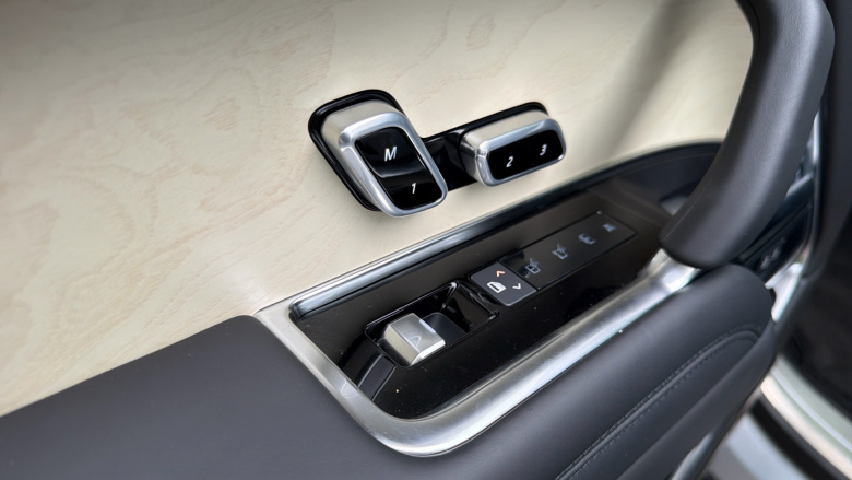 Land Rover Range Rover 4.4 P615 V8 SV 4dr Auto Petrol Estate